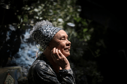 Artist Betye Saar of Los Angeles at home on her back patio on April 22, 2016 in Los Angeles, Calif. (Gina Ferazzi/Los Angeles Times via AP)